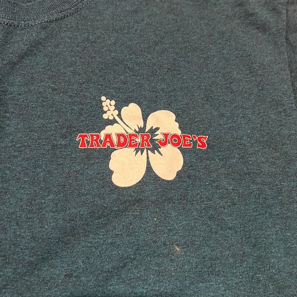 TRADER JOES CREW NECK GRAPHIC T SHIRT - Picture 3 of 5